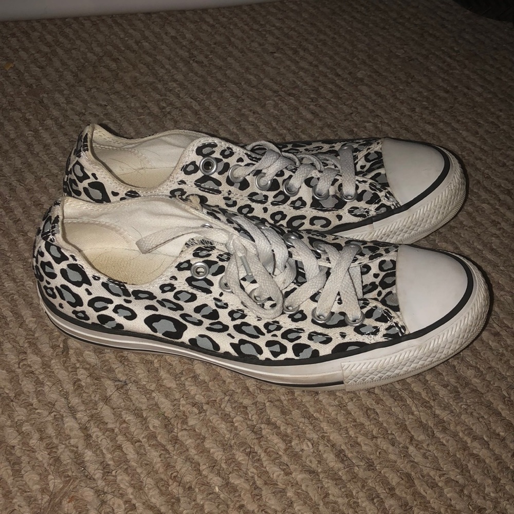 Women’s size 7 converse leopard print